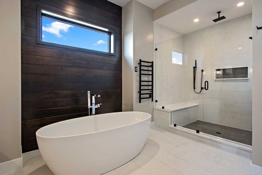 Main Bath Tub & Shower